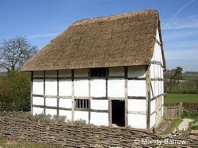 features of a tudor house|how are tudor houses built.